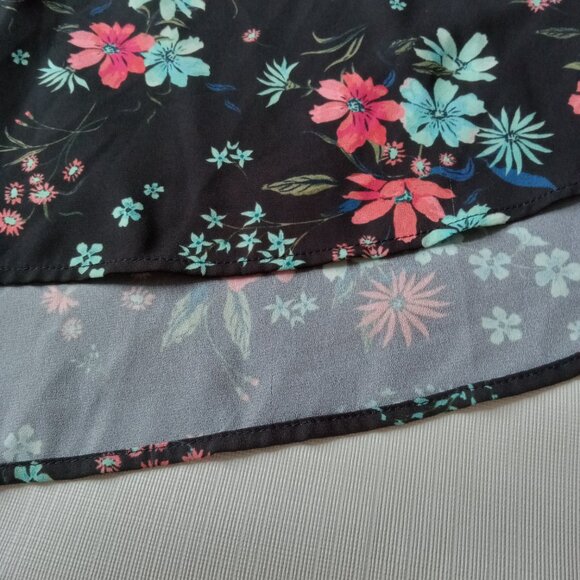 Lane Bryant Black and Colorful Floral Print Roll Tab Sleeve Button Blouse 14 16 - Picture 12 of 12